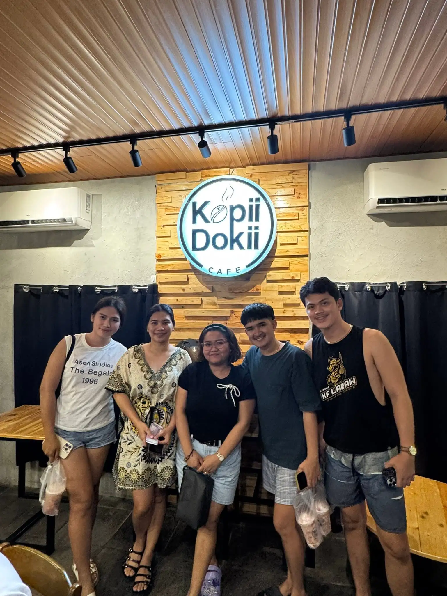 Kopiidokii community moment
